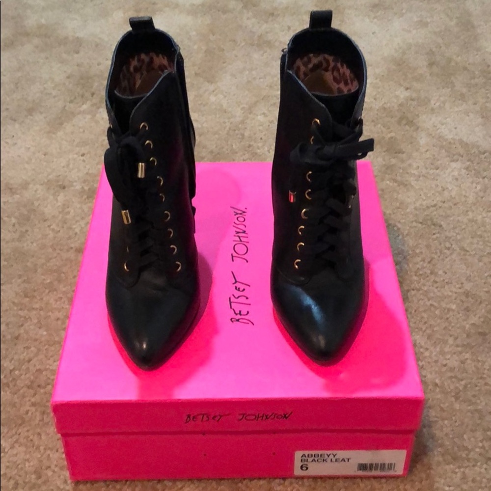 Betsey Johnson Abbey Black Leat Boots